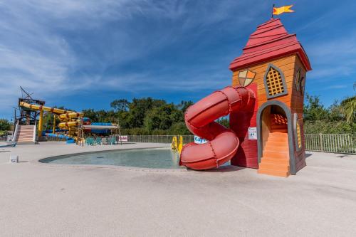 Capfun 5 stars 64 m with pool and terrace in Lanton