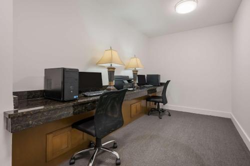 Best Western University Inn - image 3