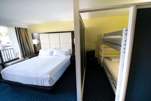 Holiday Inn Bar Harbor Regency Hotel by IHG