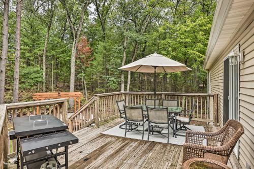 Charming Pentwater Home with Fire Pit and Yard! Charming Pentwater Home with Fire Pit and Yard!