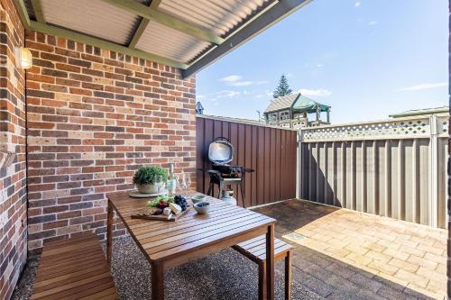 Crystal by the Bay 5 4 6 Crystal Cl air conditioned Wi Fi and close to the beach