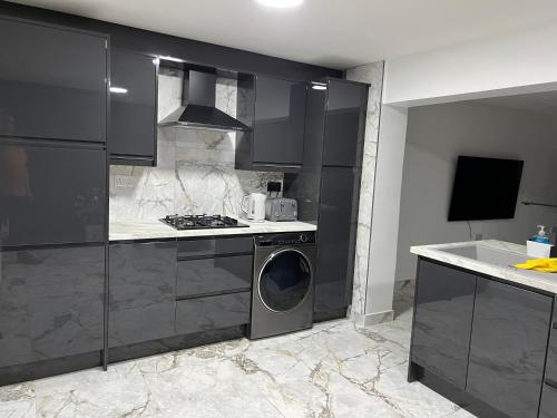 Penthouse Style Luxury 2 Bedroom House has Hot-Tub, extra fees apply, Birmingham (foto 11)