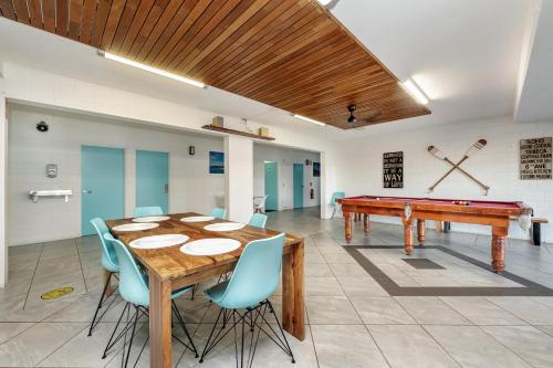 สิ่งอำนวยความสะดวกเพื่อการสันทนาการ, Seaside Lodge Hostel Townsville- right next to coles, 2 mins walk to strand & CBD- Passport required in ทาวส์วิลล์