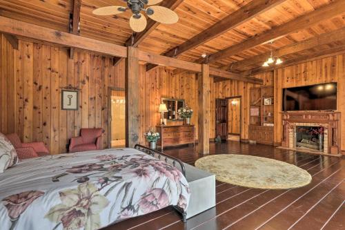 Lawrenceville Gem w/ Boat Dock on Private Lake! in Lawrenceville (Georgia)