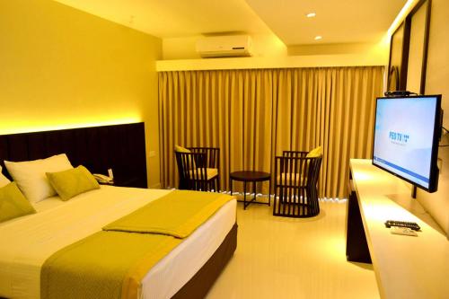 Good wood Airport Hotel in Negombo