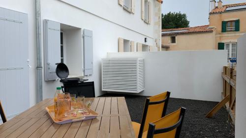 LE COMMODORE Maison avec piscine/parking/wifi/plages 5kms