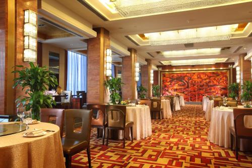 Restaurant, Beijing Minzu Hotel in Financial Street
