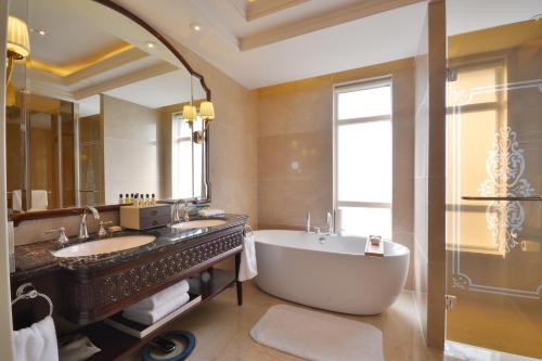 Bathroom, Urban Island Hotel Shanghai in Jiading
