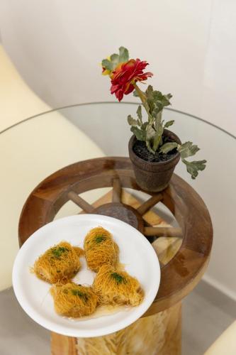 Panos Luxury Studios - image 13