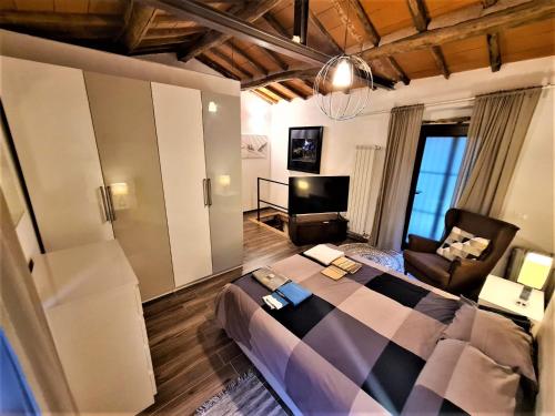  Incantevole casa sul fiume, Relax e Natura ai piedi della Alpi Apuane in Massa