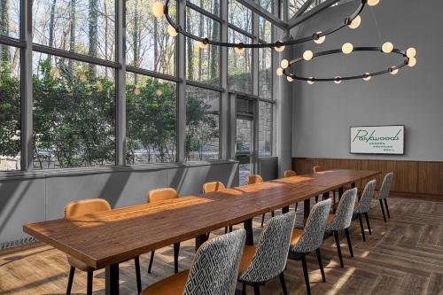 400284857 Crowne Plaza Atlanta Perimeter at Ravinia by IHG