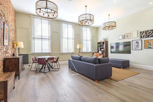 Oak & Poppy Apartments, London