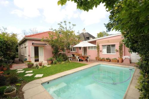 Jaquis Garden House