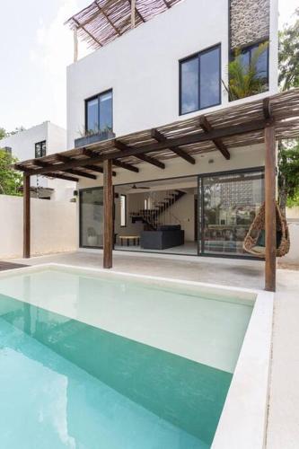 Jungle Chic 3 Bedroom Villa