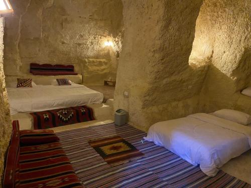 6 twin beds