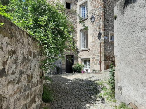 Maison au Loup - Superbe ancien hotel particulier du XVIe siècle au cœur de la vieille ville du Puy