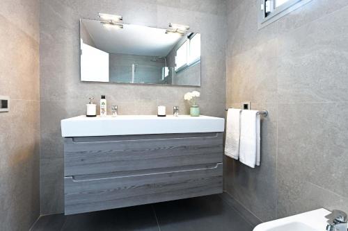 Three-Bedroom Villa image 10