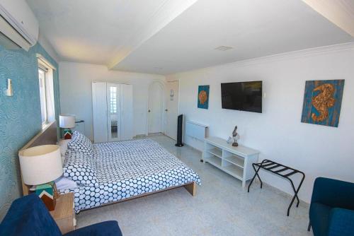 Triple Room with Sea View image 8