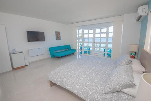 Triple Room with Sea View image 5