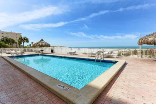 Sea Breeze 401 NEW! Amazing Beach Front/Walk to John's Pass! - image 11