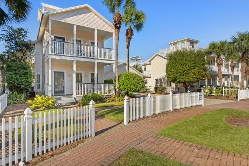 Ocean Mist Cottage by Newman-Dailey near Beach Walk at Henderson Park Inn