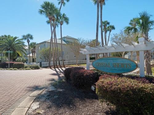 Ocean Mist Cottage by Newman-Dailey near Beach Walk at Henderson Park Inn