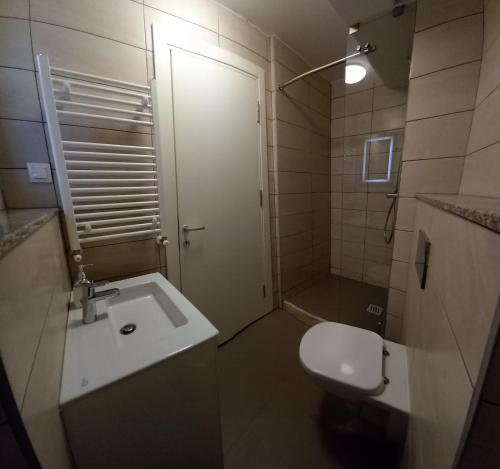 Venus Apartment with Free Private Parking Spot, Skopje (foto 8)