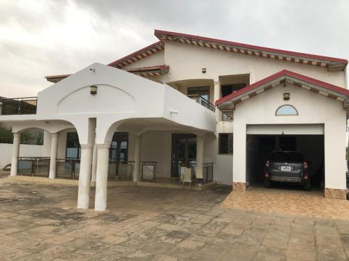 Magnificent mansion with ample parking!