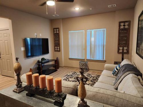 Luxury 3BR Apt-Pet-Parking-Wi-Fi