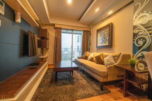 Luxury & Modern Unit 2 BR @Casablanca