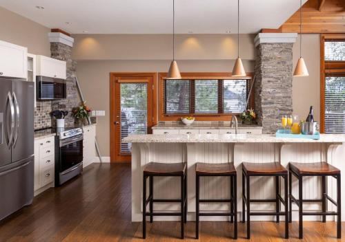 Konyha, The Outback Lakeside Vacation Homes in Lake Country