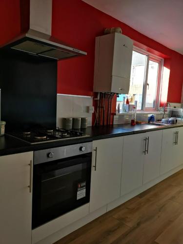 The Vacationers - Pvt Rooms with Shared Bath in ซันเดอร์แลนด์