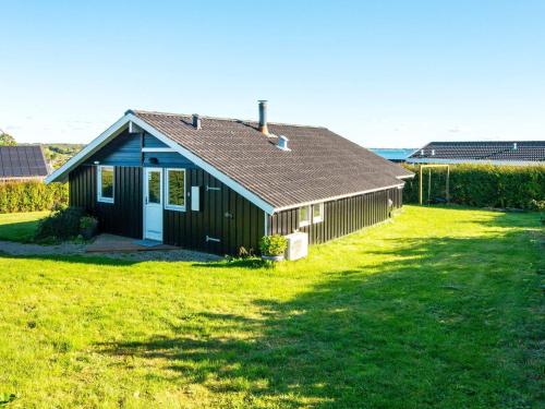 . Serene Holiday Home in Ronde with Sauna