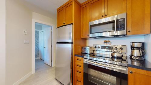 Two-Bedroom Apartment image 5