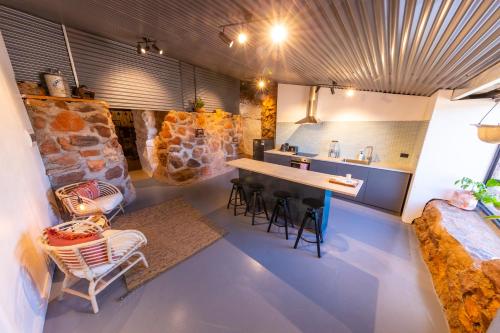Iekārtas, White Cliffs Accommodation -Daybreak Dugout - Unique Cave House in White Cliffs