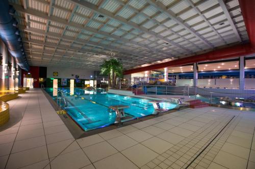 สระว่ายน้ำ, Sporthotel Royer in สคลาดมิง