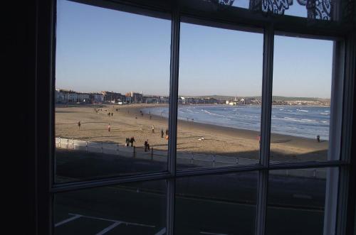 Deluxe Double Room with Sea View image 9