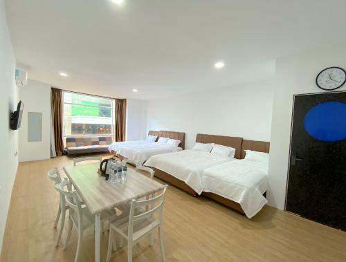 CN Homestay B1 Floor 2 at Nagoya Hill Mall