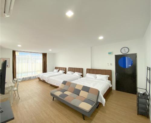 CN Homestay B3 Floor 2 at Nagoya Hill Mall