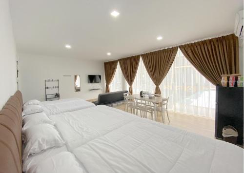 CN Homestay A3 Floor 1 at Nagoya Hill Mall