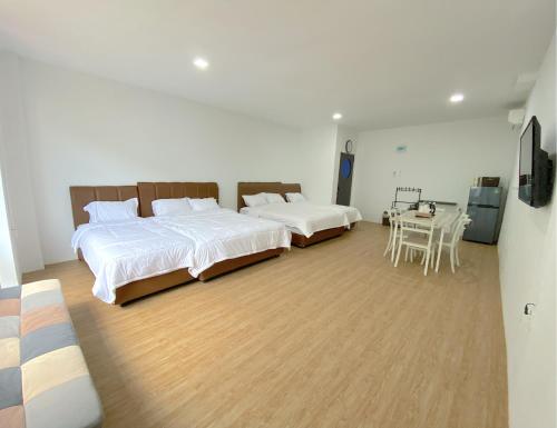 CN Homestay B1 Floor 2 at Nagoya Hill Mall