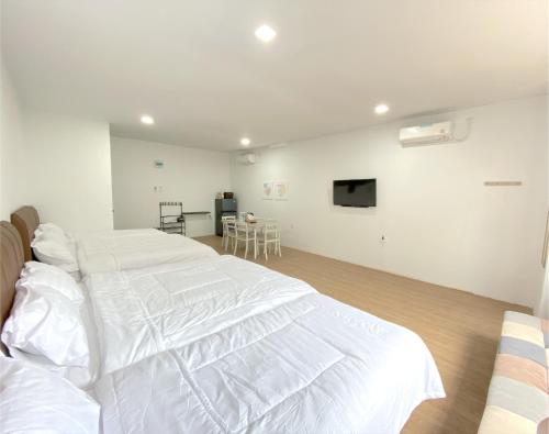 CN Homestay B1 Floor 2 at Nagoya Hill Mall