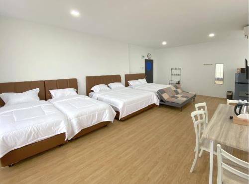 CN Homestay B3 Floor 2 at Nagoya Hill Mall