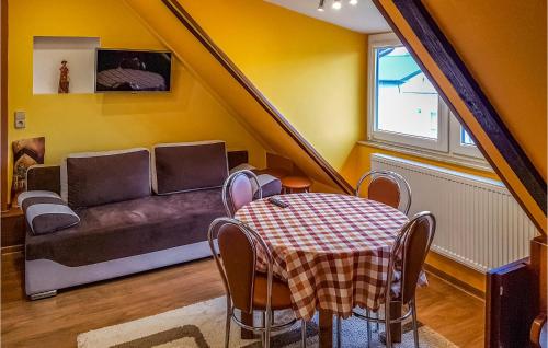 Two-Bedroom Apartment in Wladyslawowo - image 4