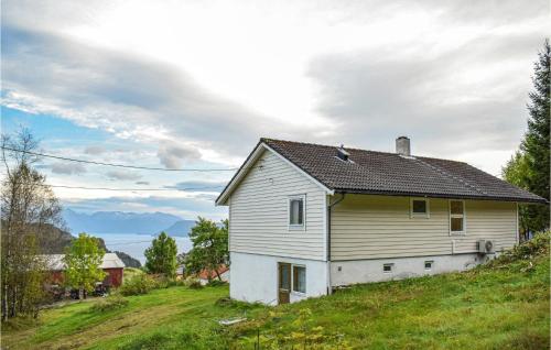 Зовнішній вигляд готелю, 4 Bedroom Lovely Home In Strandebarm in Страндебарм