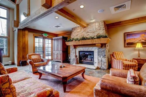 Breckenridge Mountain Thunder Lodge 1 Bedroom Luxury Condo Excellent Location! - image 11