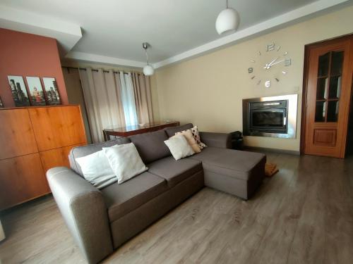 Alto Minho Central Apartment in ปาเรเดส เด โคว์รา