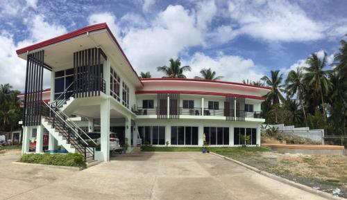 ELNORA DEL MAR TRAVELLERS INN