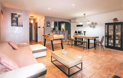 Nice Home In Montlimar With Private Swimming Pool, Can Be Inside Or Outside