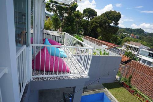 Vila Rema a beautiful 4 bedroom villa in dago with private pool near Sierra Cafe & Lounge